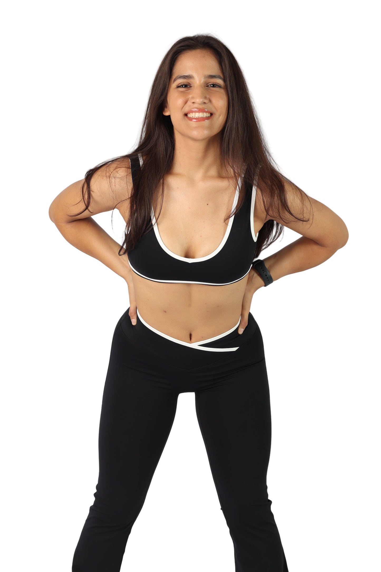 Top deportivo negro con línea blanca - Edge